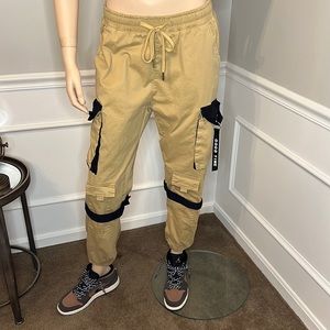 Fashion Nova khaki cargo pants